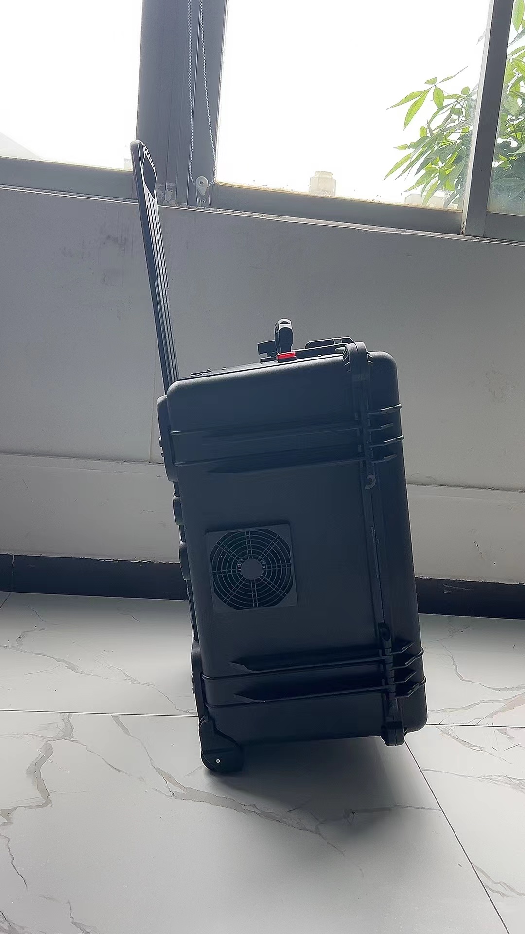 金水手拉箱型移动通信干扰器